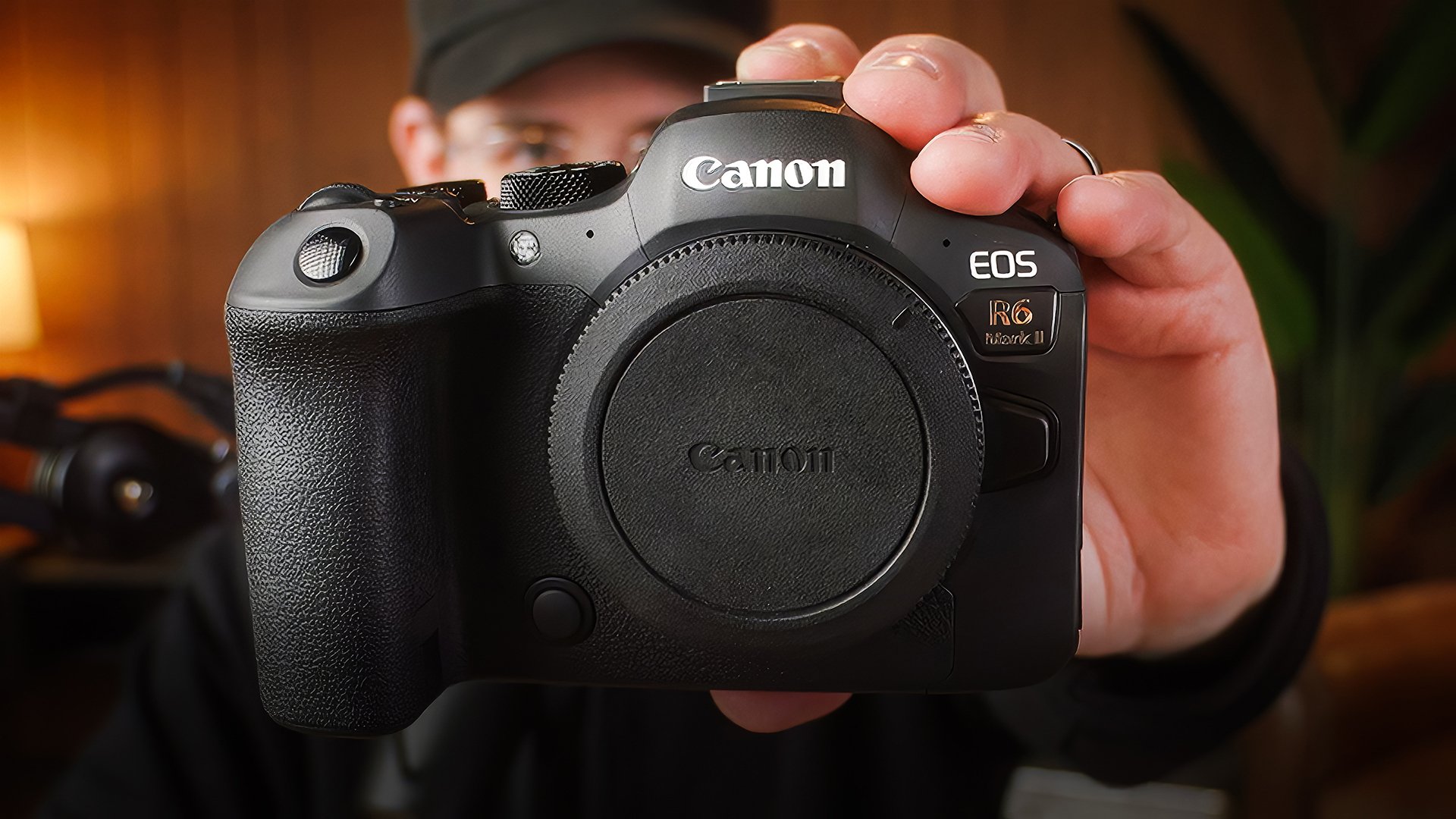 Canon R7 Review: Is this Canon's New Flagship B-Cam?